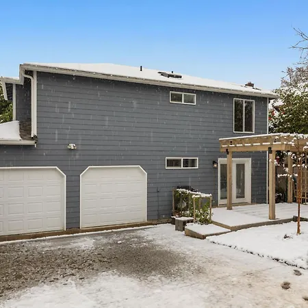 Perch - Stylish 3Br Retreat | Open Living + Free Parking-2