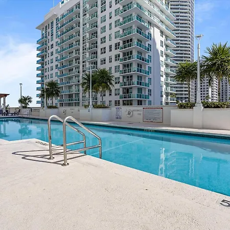 Brickell Bayfront Oasis Stunning Views Pool Gym-3