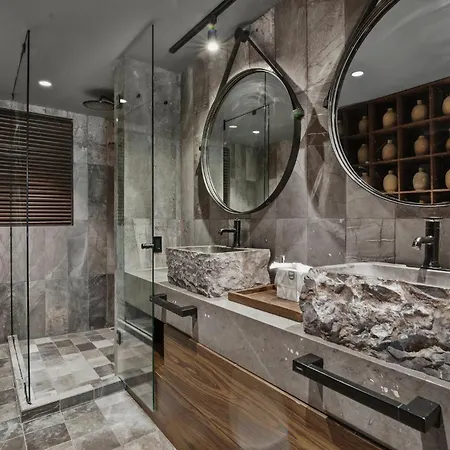 New Luxury 4-Bedroom Villa With Private Pool & Spa Access - Barney'S Ny-2
