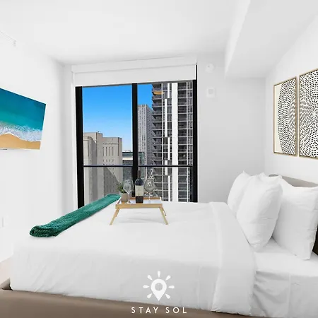 Light-Filled 1Br With Private Balcony Urban Chic-2