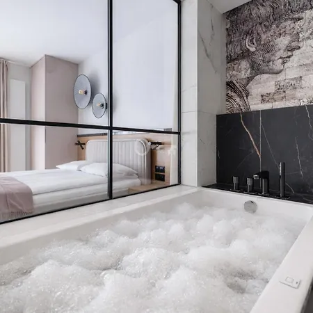 Love Story Studio With Jacuzzi By Lion Apartments-2