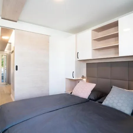 Sealodge Novigrad Number 18-2