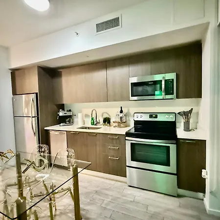 Luxury Chic Miami Studio-3