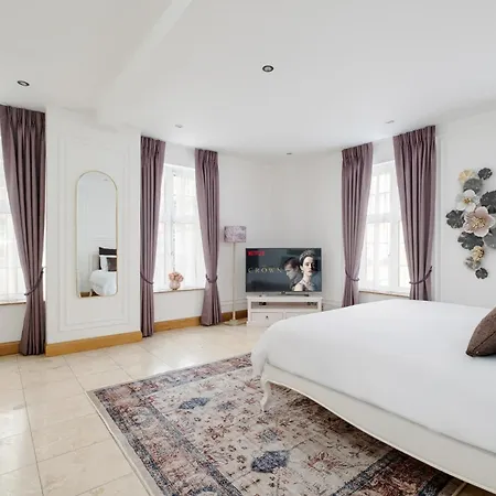 Londoners - Mayfair Grand Serviced Apartments-3