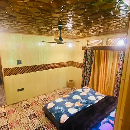 The Heritage Group Of Houseboats-2