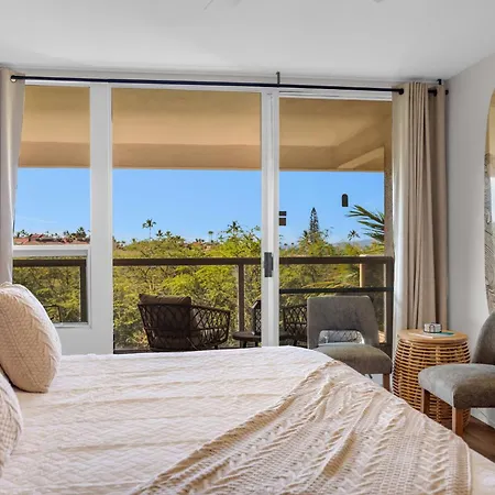 Modern Kihei Oceanside Studio Vistas-2