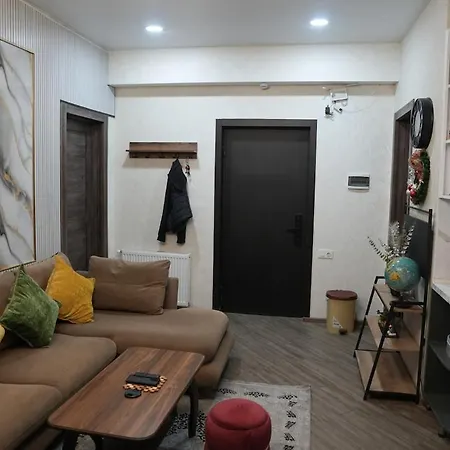 Cozy 2-Room Apartment In Old Tbilisi, Avlabari-2