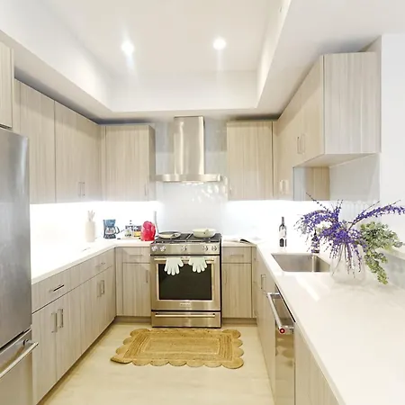 Luxury Beverly Hills Adjacent Oasis-3