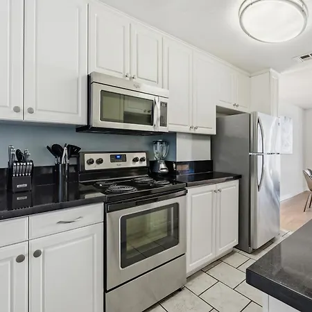 Azure Horizons - A Marina High-Rise 3BR Masterpiece-3