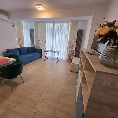 Azizi 3 Room Luxury Apartment - Beach Pool & Spa Resort-3