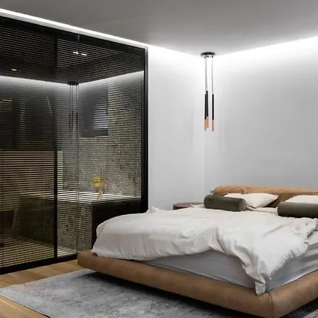Superb 2 Bed Apartment-2