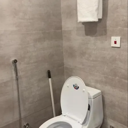 Wavy Designer Apartment Mm Alam Road-2
