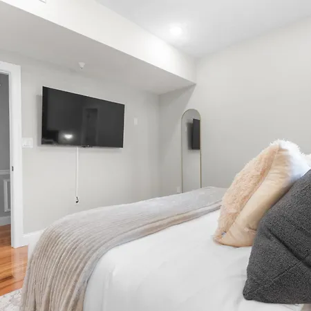 Luxury 4Br Home Near Manhattan Sleeps 12-2