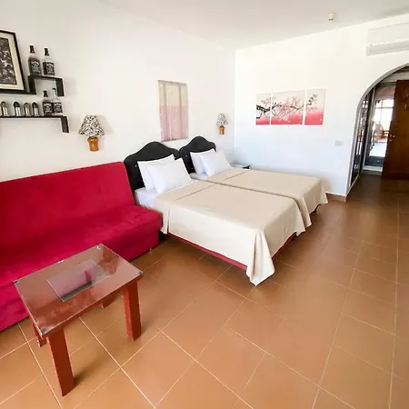 Sea View Studio - Sharm - Beach & Pools - Sleeps 4 - 2 Beds And 2 Sofa Beds-3