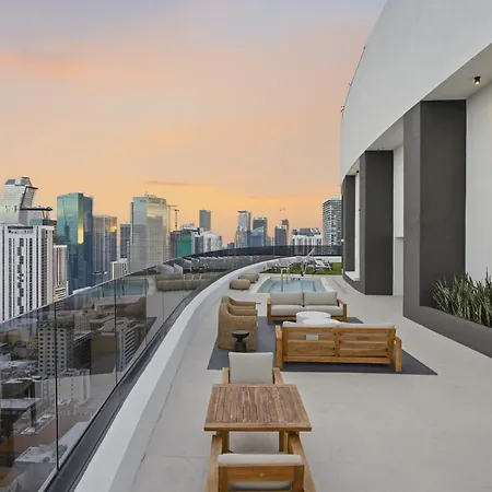 Upscale Downtown Condo Pool Gym & Skyline Views-3