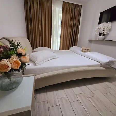 Large Family Apartment - Piscina Interioara Sauna Gym Resort-2
