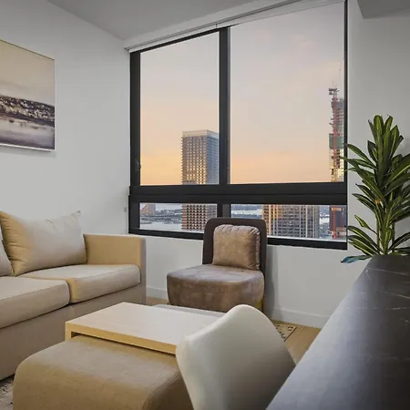 Upscale Downtown Condo Pool Gym & Skyline Views-2