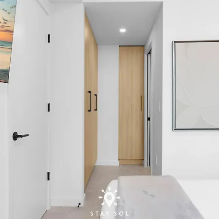Sunset Terrace Summer Kitchen 1BR-2BA Miami-3