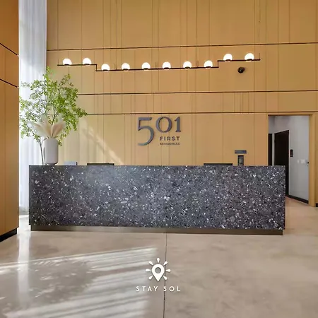 Smart Luxe Studio With Views In Downtown-2