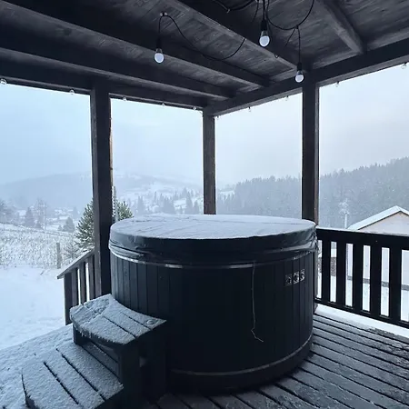 Котедж Holiday House-2