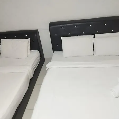 First Services Suites At Times Square Kl-3