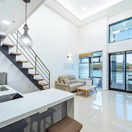 Yeosu K-Park Spa Pension-3