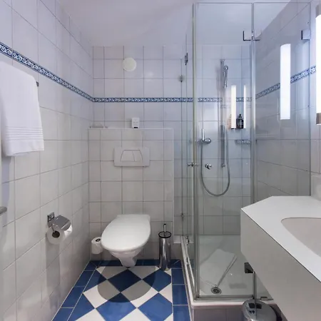 Hotel Adula-3