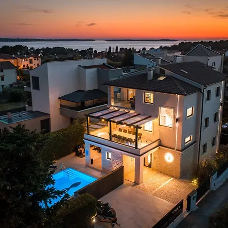 Villa Martica - Sea View, Near Beach - Fazana-3