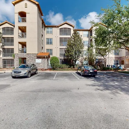 Calm Condo With Pool, Hot Tub, Balcony, Cabana, & Kitchen - Snowbird-Friendly-3