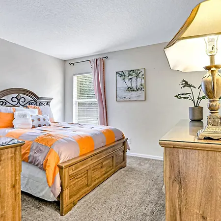 Charming Home With Pool, Pool Spa, Lanai, Central Ac, & Washer/Dryer-2