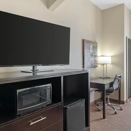 Best Western Plus Capital Inn-3