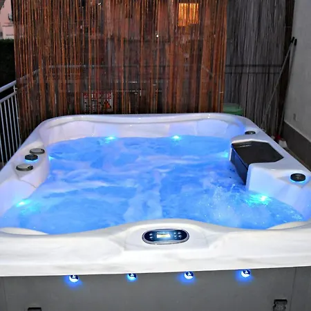 Villa Anastasia Sandy Beach Villas - Heated Private Overflow Pool - Hot Tub - Games Room - Private Beach Area-3