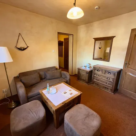 Hotel Dwor Karolowka-3