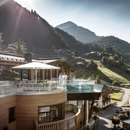 Das Central – Alpine . Luxury . Life-2