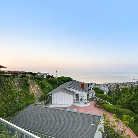 Pool & Coastline Views: Luxe La Jolla Home-2