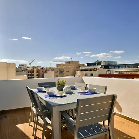 Tower Road Apartments & Penthouse With Heated Jacuzzi-2