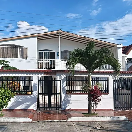 Hermosa Y Espaciosa Casa Familiar En Anapoima-3