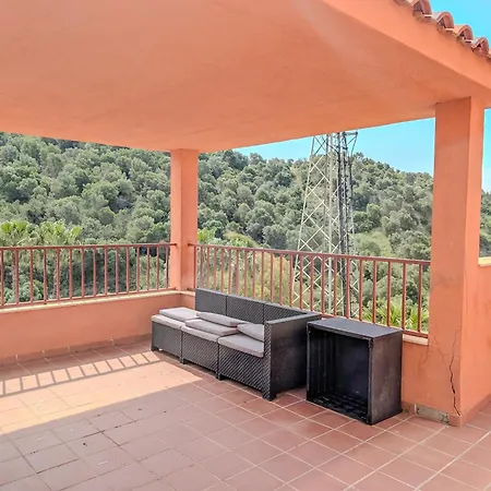 Relaxing 2 Bed Duplex: Seaviews, Terrace & Rooftop-2