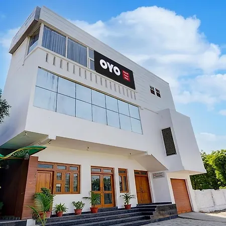 Hotel O Cozy Home Stay Premium-2