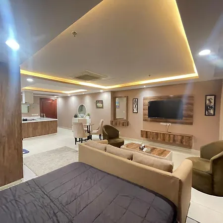 Experience The Art Of Luxury Living In Gold Crest Mall Dha Lahore-3