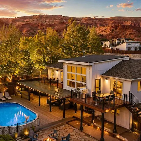 Exclusive Retreats 6 Bedroom 6 Bath Desert Paradise With Private Heated Pool-2