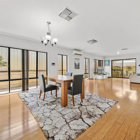 Perth Airport Stay 5Br House With 6 Beds &Parking-2
