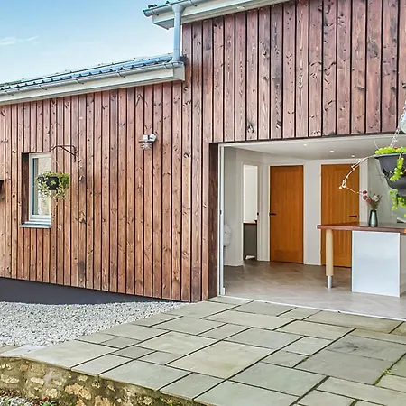 Top House - Uk50644-3