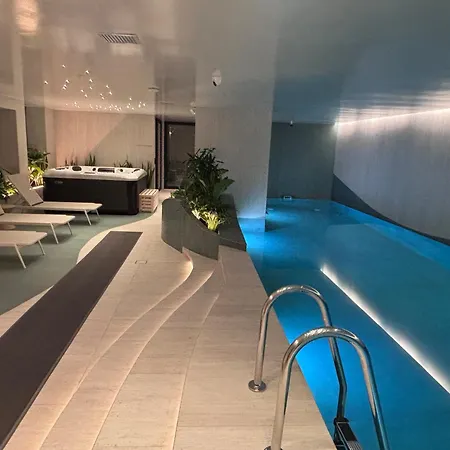 Suite Exclusiva, Piscina, Sauna, Turco, Jacuzzi En Area Comercial De Quito-3