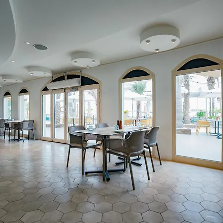 Occidental Sharjah Grand-3
