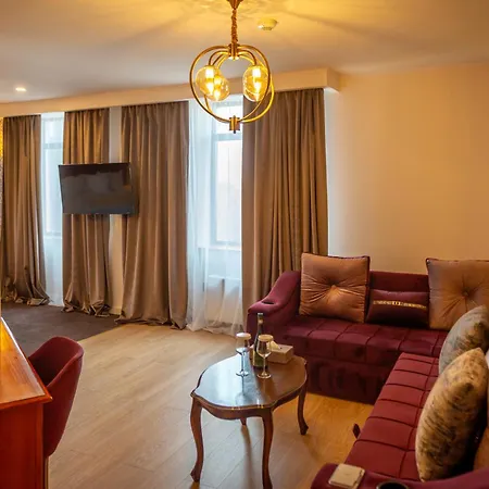 Phoenicia Grand Hotel-2