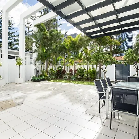 Ultra Broadbeach-2