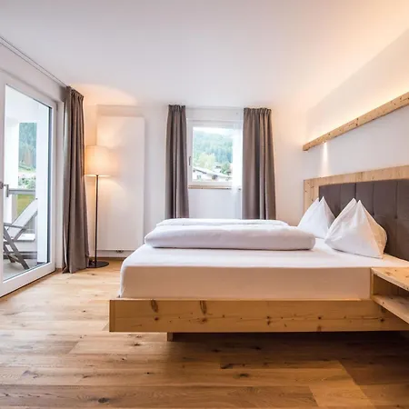 Hotel Fronza - Your Hike & Mountain Home-3