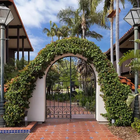 Best Western Plus Pepper Tree Inn-2