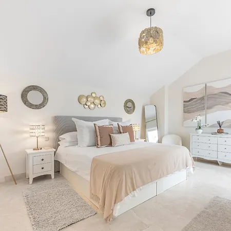 Penthouse Sea Views In Marbella Golden Mile, Puente Romano Area-3
